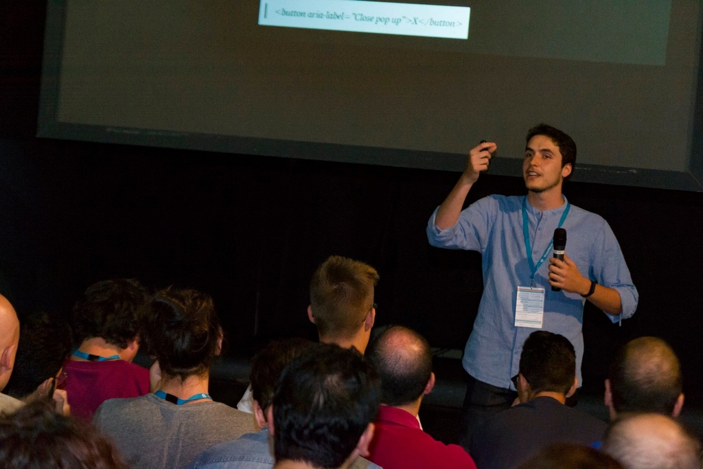 Luca Pagliaro talking at WordCamp Catania 2019